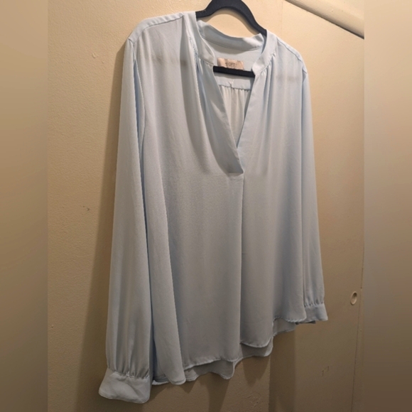 LOFT Ice Blue Split Neck Long Sleeves Button Cuff Blouse Top- XL - Picture 3 of 10